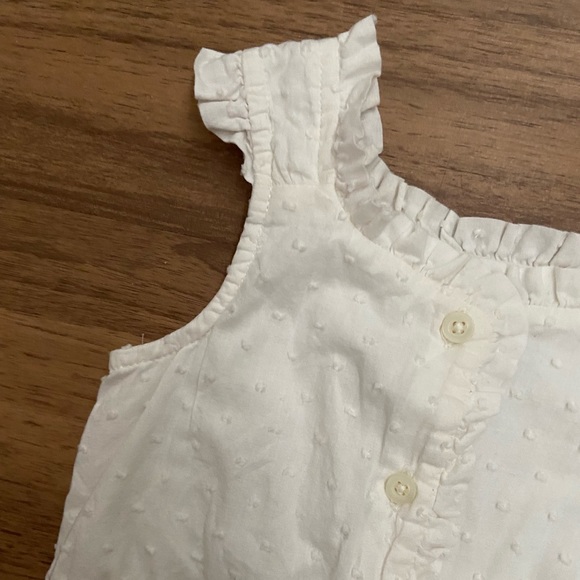Baby GAP Eyelet Romper - Picture 3 of 3